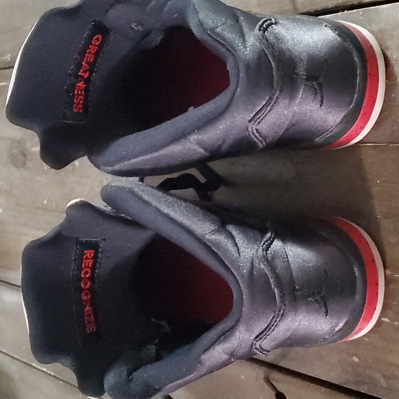 Jordan 5s - Picture 2 of 4